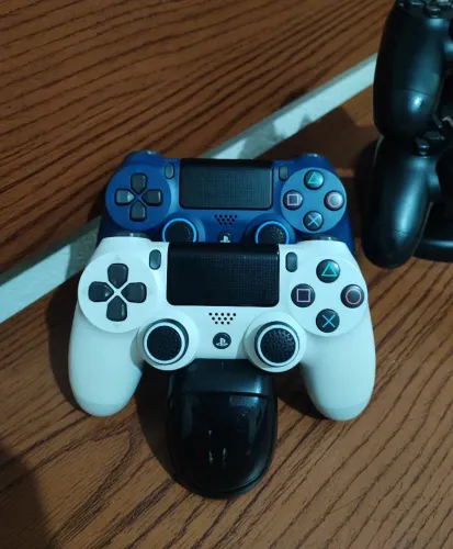 Controle semi-novos originais PS4