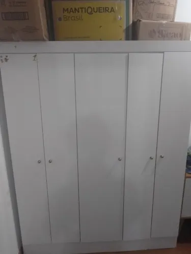 Guarda roupa de criança