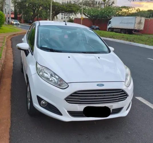 Ford Fiesta 1.6 16V Flex Mec. 5P 2015