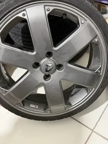 Rodas track field aro18