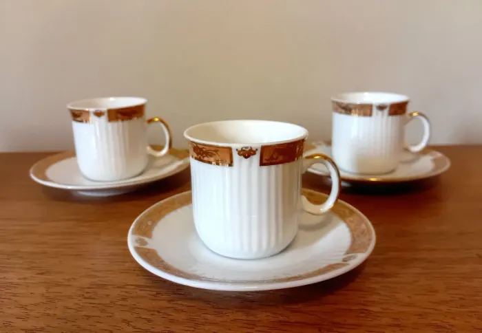 Conjunto de xícaras de café em porcelana chinesa - 3 xícaras e 3 pires