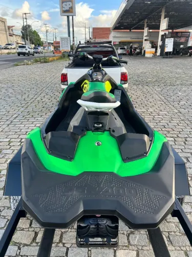 Spark Trixx 20 21 90 hp + top com reboque 