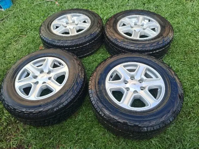 Rodas Originais Ranger Aro 17 + Pneus Pirelli - Ótimo Estado