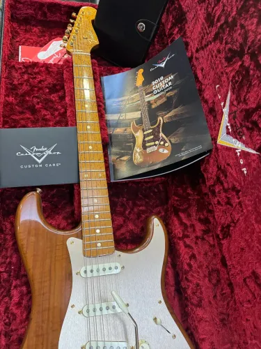 Fender Custom Shop Artisan