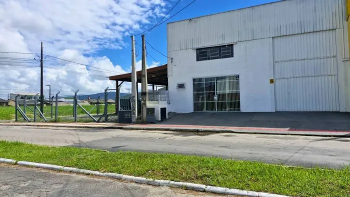Galpão para locação, no bairro Santa Regina em Itajaí, com 192 m²