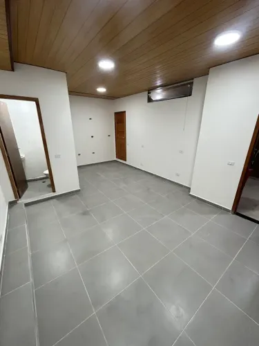 Sala comercial NOVA, 28m², excelente acabamento, no miolo do sabará, dispensa fiador*