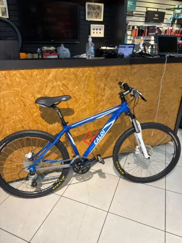 Bicicleta MTB Caloi Elite 2.4 Aro 26 Tam P Freio Disco Hidráulico Shimano 24v Seminova