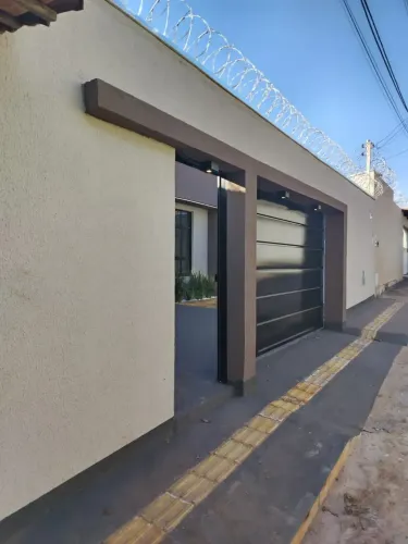 Casa para venda possui 120 metros quadrados com 3 quartos em Vila Redenção - Goiânia - Goi
