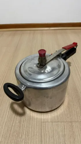 Panela de Pressão 4,5 L Clock