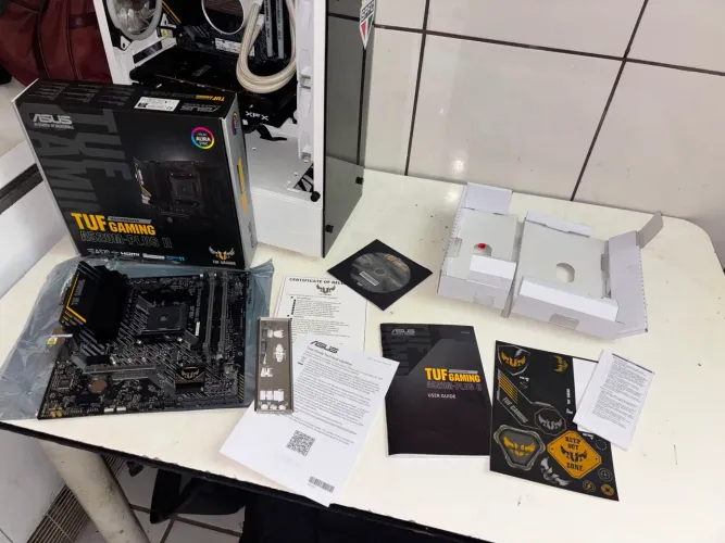Placa mãe ASUS TUF A520M b550 ( detalhe !)