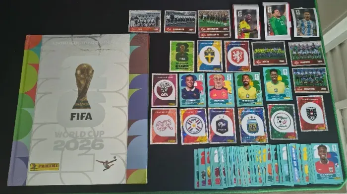 Kit álbum capa dura prata copa 2026 + 75 figurinhas