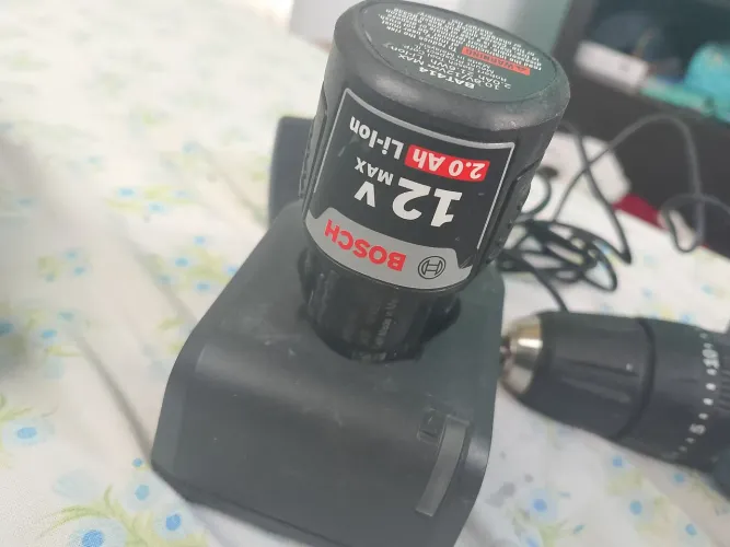 Furadeira/Parafusadeira Bosch Professional GSB 120-LI 12V + Bateria + Carregador