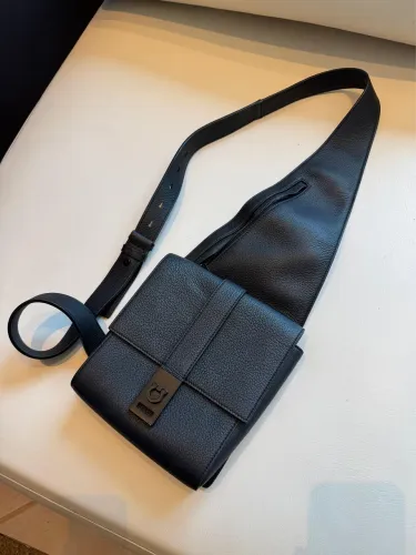 Mala transversal Ferragamo