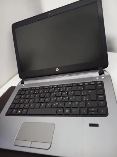Notebook HP ProBook 440, SSD, Windows 11 Pro e Tela HD.
