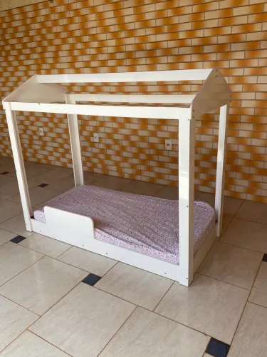 Cama infantil casinha