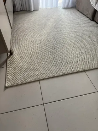 Tapete Polipropileno Bege 1,90x2,00 - Pouco uso