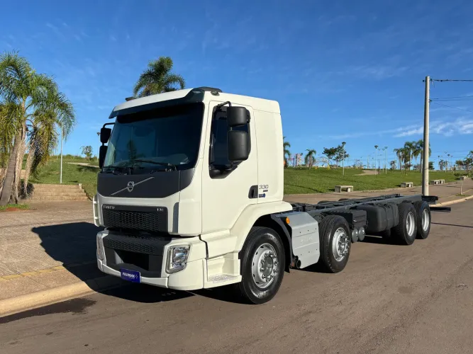 VOLVO VM 330 I-SHIFT BITRUCK LEITO 