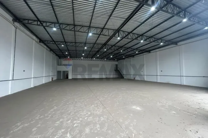 Galpão Comercial/Industrial em Mauá com 664 m², Mezanino, Energia Trifásica e Acesso para