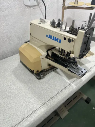 Máquina Botoneira (pregar botão) JuKi 