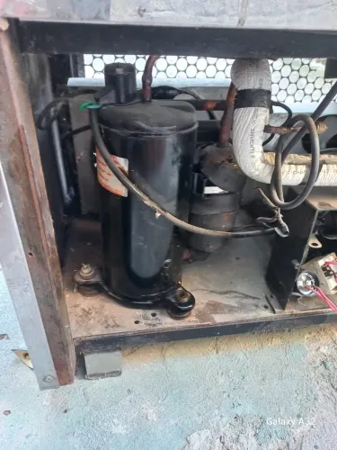Vende-se máquina de picolé
