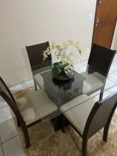 Mesa 4 cadeiras