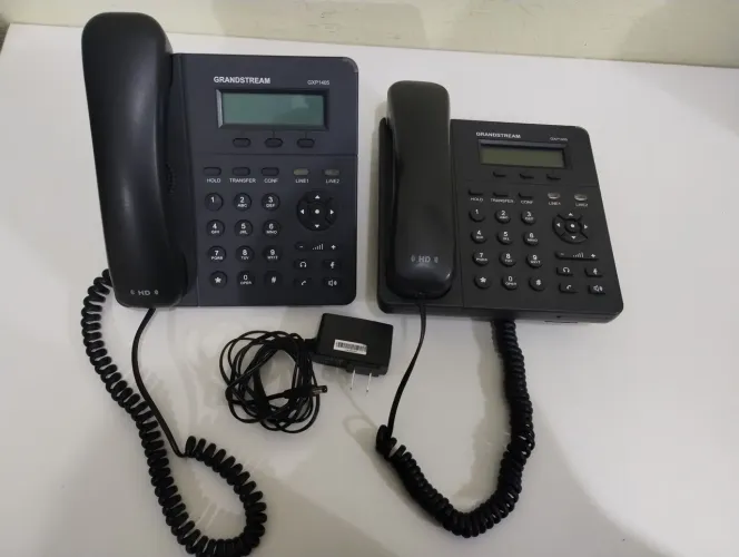Kit 2 Telefones GRANDSTREAM GXP 1405. Os Dois estão Funcionando.Um falta o suporte e Fonte