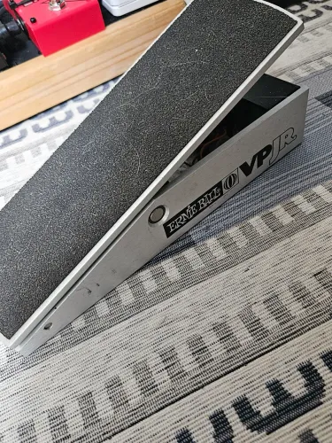Pedal volume Erniee Ball