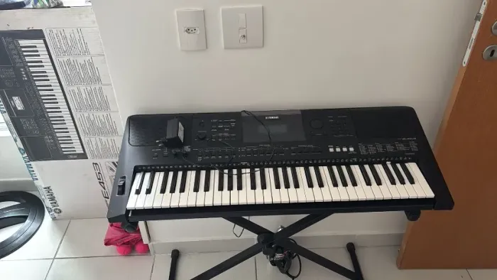 Teclado Yamaha PSR E453 EXCELENTES CONDIÇÕES