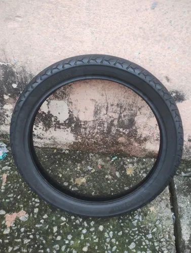 Pneu dianteiro Levorin usado <br>