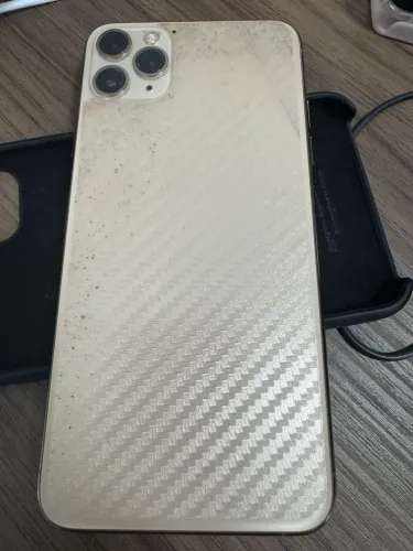 iPhone 11 Pro Max Dourado