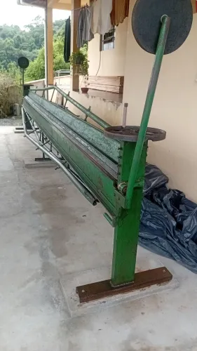 Dobradeira de calhas, 6 metros.