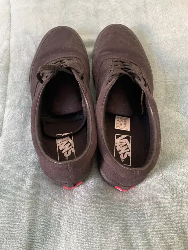 Vans Authentic Black e Oakley Flint
