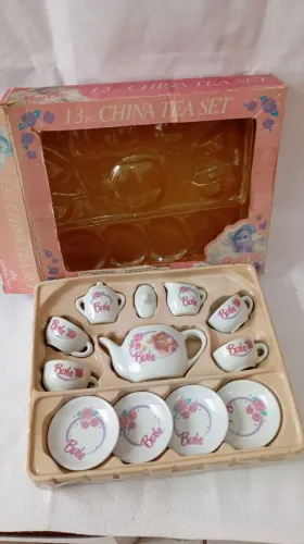 Xícara porcelana infantil vintage Barbie