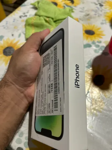 Vendo celular aiphone 14 , com 6 messe de uso bateria 96%