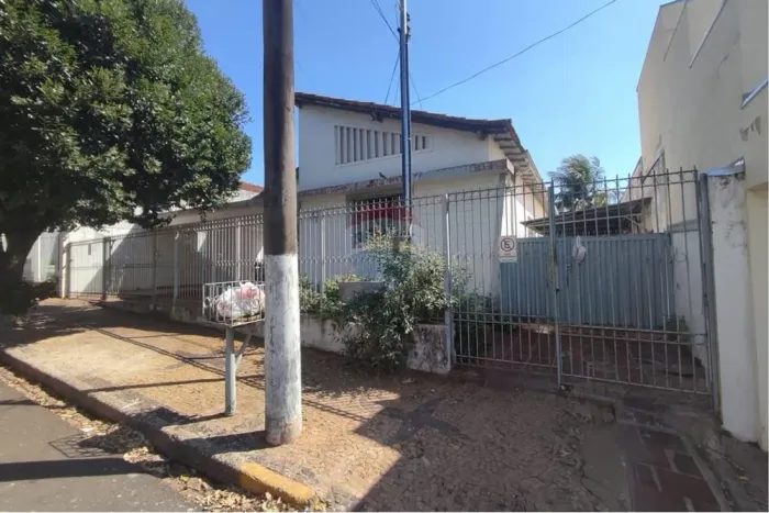 Casa à venda - Centro - Tupã/SP