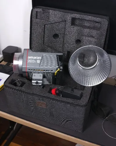 Luz LED Amaran Aputure 200x S + bolsa para transporte