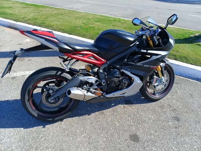 Linda Triumph Daytona 675R
