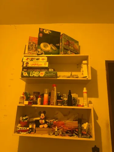 Vendo 2 nichos de madeira