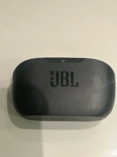 Estojo JBL Wave Buds (Estojo de carregamento)em ótimo estado não acompanha os fones .