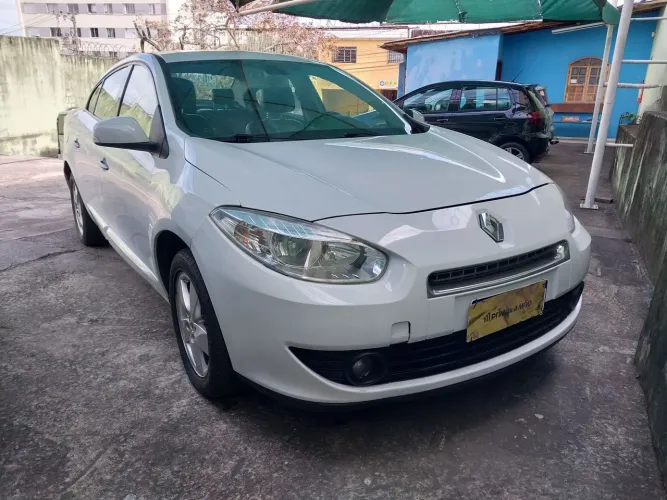 Renault Fluence Sed. Dynamique 2.0 16V Flex Aut. 2013
