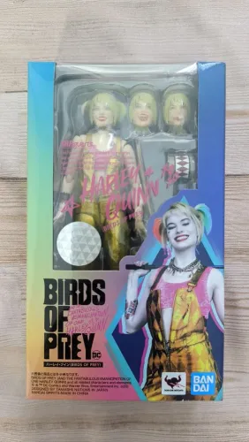 SHFIGUARTS Harley Quinn ( Lacrado )
