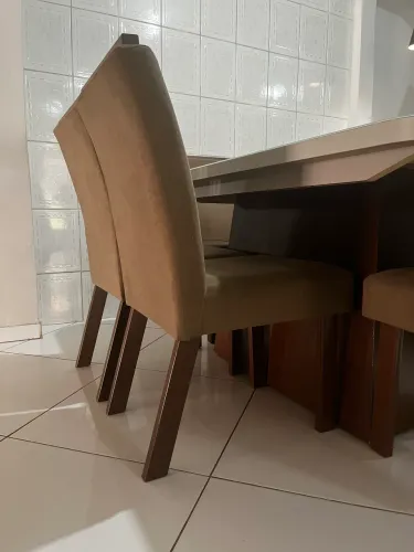 Mesa de jantar seis lugares 