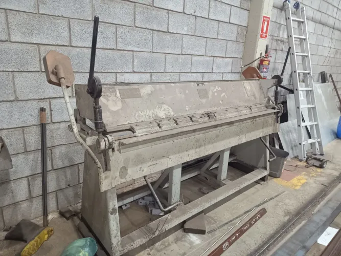 Dobradeira manual 2 metros dentada