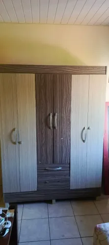 Guarda roupas solteiro