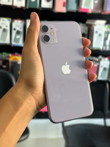 iPhone 11 64gb lilás