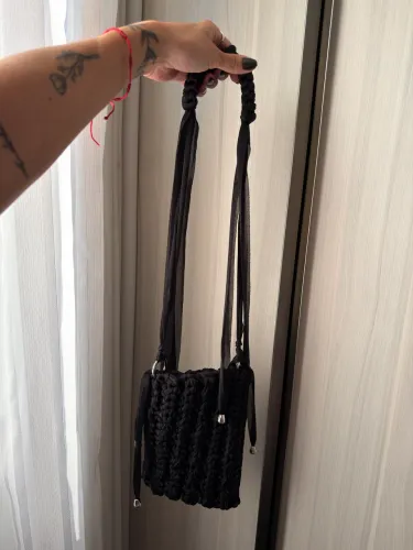 Bolsa de crochê para celular