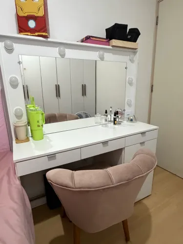 Vendo penteadeira camarim com espelho
