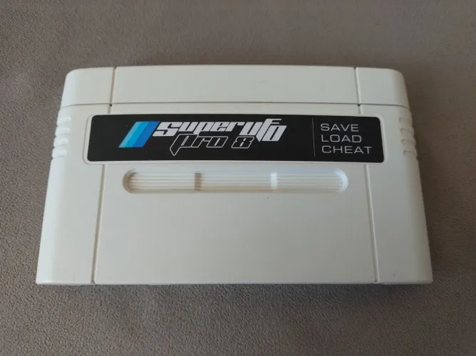 Super UFO Pro 8 - Everdrive - SNES