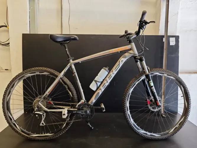 Bicicleta KSW Aro 29 - Tamanho 21 - Adesivada de ORBEA