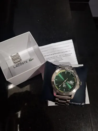 Relógio lacoste em metal fundo verde original 
